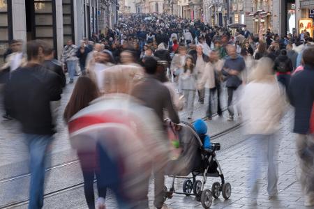 Die Einkaufsstraße Istiklal in Istanbul ist bei Touristen beliebt