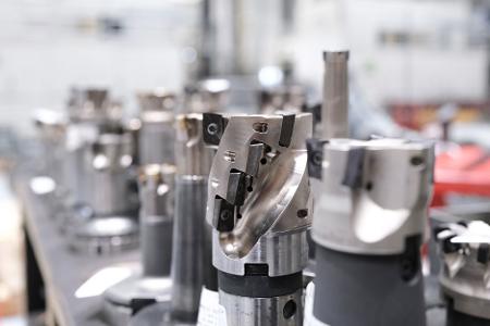 Für Deutschlands Maschinenbauer läuft vor allem das Geschäft mit den USA schlecht - Handelshürden und Zölle belasten. (Symbolbild)