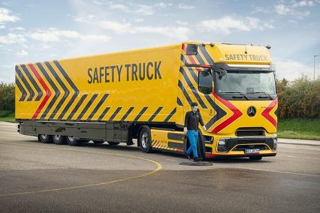 11/2025 Mercedes eActros Safety Truck