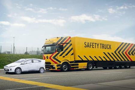 11/2025 Mercedes eActros Safety Truck