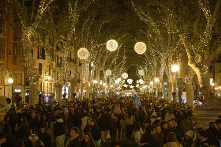 Lichtermeer zur Vorweihnachtszeit.