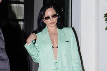 Typveränderung: Lady Gaga zeigt sich mit dunkler Mähne in Paris