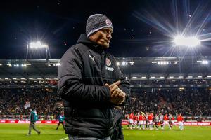 Trotz Niederlagenserie: Blessin bleibt Trainer bei St. Pauli