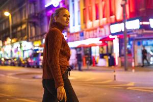 "Verbrechen! True Crime mit Sarah Tacke - Gefangen im Rotlicht"