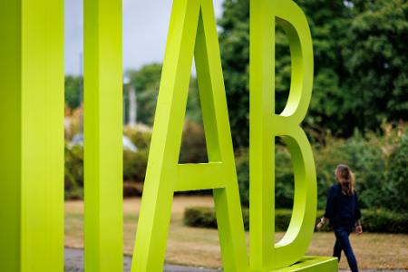 Die Umfrage des IAB kommt zu optimistischeren Ergebnissen als die des Ifo. (Archivbild)