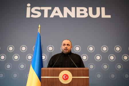 Ex-Verteidigungsminister Rustem Umjerow ist einer der Hauptunterhändler von Kiew und wurde jetzt als Zeuge in einem Schmiergeldskandal vernommen. (Archivbild)