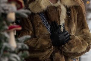 Weihnachtsmarkt-Outfit: Styling-Tipps für frostige Wintertage