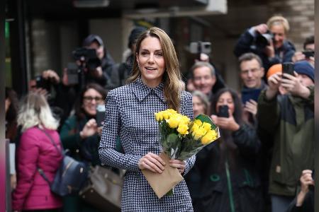 In Hahnentritt-Kleid: Prinzessin Kate besucht Herzensprojekt