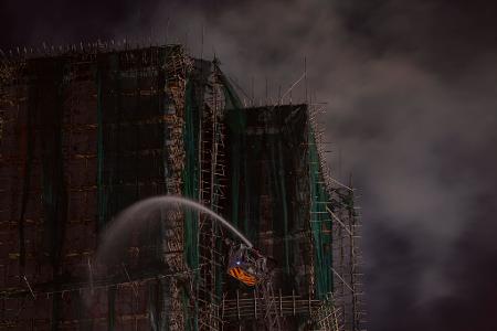 Die Löscharbeiten konnten am Vormittag eingestellt werden.