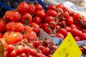 Verbraucher spüren beim Einkauf die gestiegenen Lebensmittelpreise.