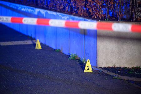 Beamte sicherten bis spät in die Nacht Spuren.