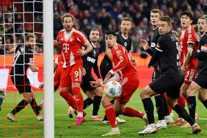 Schwache Bayern im Glück