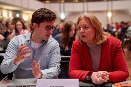 Engagierte Debatte: Juso-Chef Türmer und Parteichefin Bas. 