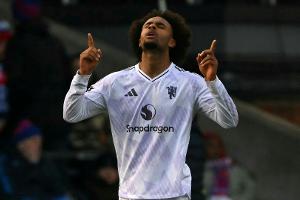 Seltenes Zirkzee-Tor: ManUnited gewinnt bei Crystal Palace