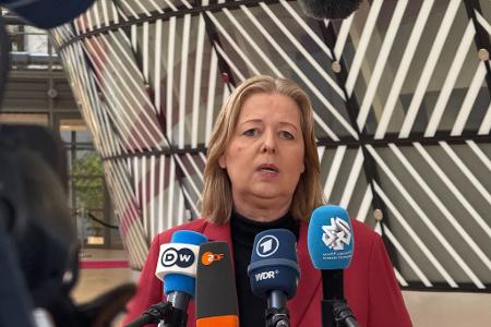 SPD-Chefin und Arbeitsministerin Bärbel Bas machte in Brüssel deutlich, dass die Koalition auch ans Rentenpaket geknüpft sei. 