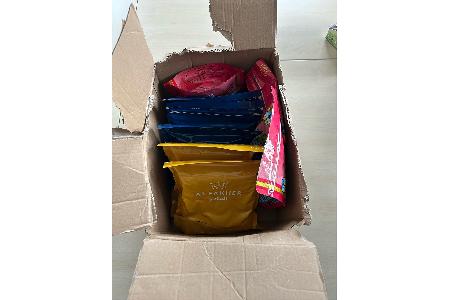 Teil des sichergestellten Wasserpfeiffentabaks in einem Karton
Quelle: Hauptzollamt Heilbronn