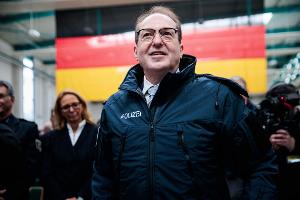 Bundesinnenminister Alexander Dobrindt (CSU) stellte die neue Einheit in Dienst. 