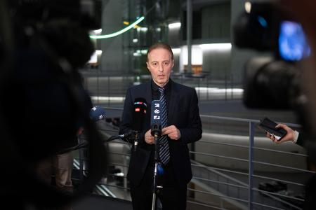 Der Vorsitzende des Wahlprüfungsausschusses erläuterte, warum die Einsprüche des BSW unbegründet seien.