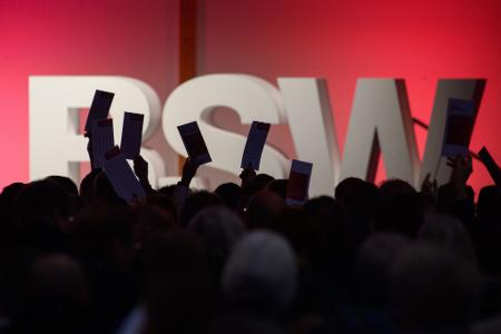 Rund 660 Delegierte bestimmen in Magdeburg mit.