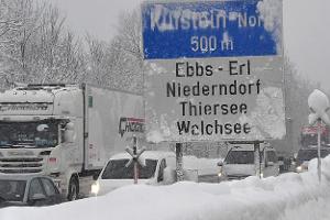 Tirol Autobahn Schnee