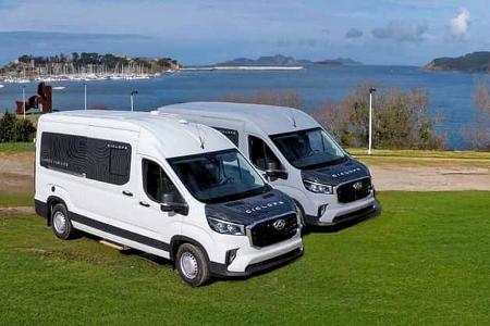 Ciclope Mencía 230, Außenlackierung black und grey, Außenaufnahme, Campingbusse