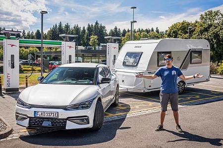 Elektro-Camping Zugwagen von vorne