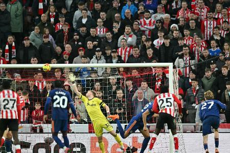 Derby-Pleite: Woltemade köpft entscheidend ins eigene Tor