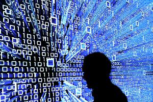 Bankkunden in Deutschland sind immer häufiger bereit, mit ihrem Finanzinstitut digital in Kontakt zu treten und sich auch mit Hilfe von KI beraten zu lassen. 