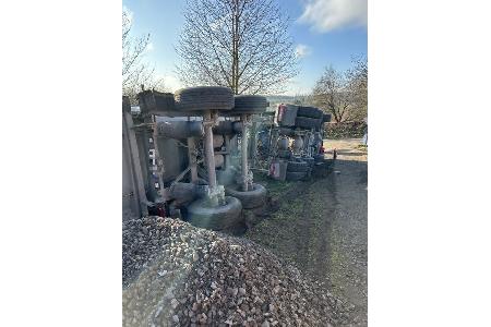 Umgekippter Sattelzug