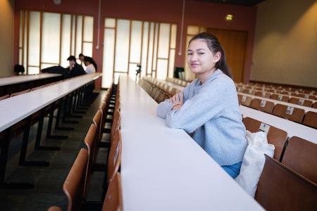 Die Zwölfjährige gilt als höchstbegabt – sie hat also einen sehr hohen IQ. Ihre Schulzeit dauerte nur sechs Jahre.