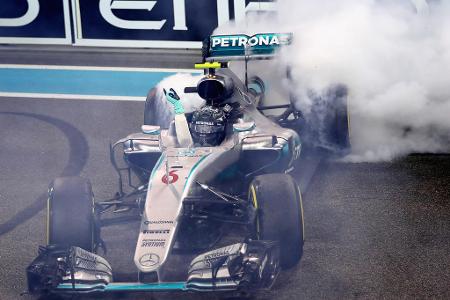 Nico Rosberg - 2016 schlägt die große Stunde von Nico Rosberg. Der Wahl-Monegasse liefert sich über die gesamte Saison einen erbitterten Kampf mit Teamkollege Lewis Hamilton. Nachdem Rosberg zunächst einen großen Vorsprung aufbaut, ihn dann wieder verspielt und ihn schließlich erneut zurückerobert, werden im November alle Träume des Wiesbadeners wahr. Anschießend erklärt er seinen sofortigen Rücktritt aus dem Motorsport.