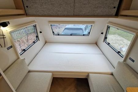 LMC e:dero 470 K (2025) Bett im Bug