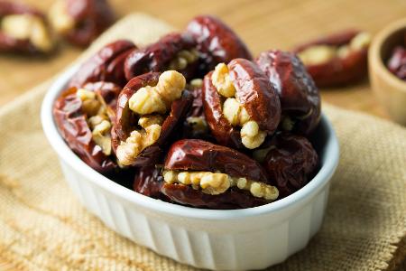 Datteln mit Walnüssen 