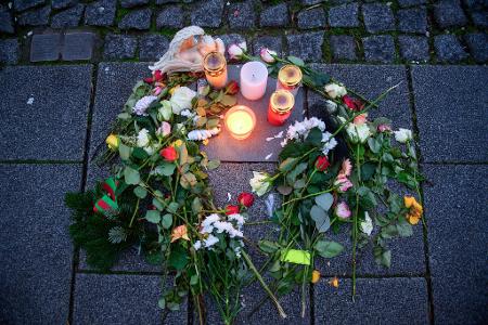 Zeichen des Gedenkens in der Stadt.