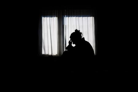 Einsamkeit ist ein häufiger Anlass für Anrufe bei der Telefonseelsorge. (Symbolbild)