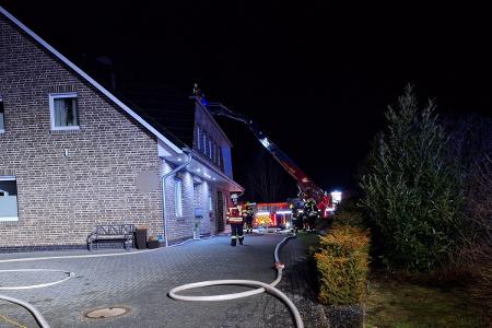 Die Drehleiter wurde in Stellung gebracht