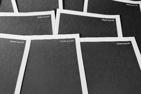 Die Dateien enthalten lauter geschwärzte Akten. 