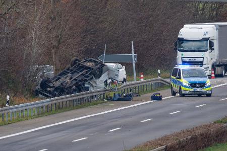 Auf der A44 bei Jülich ist es am Morgen zu einem schweren Verkehrsunfall gekommen.