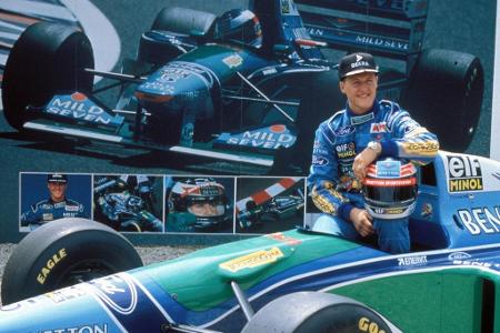 Michael Schumacher - 1994 schlägt die erste große Stunde von Michael Schumacher. In seinem Benetton setzt sich 'Schumi' mit 92:91 Punkten gegen Damon Hill durch. Ein Crash im letzten Rennen zwischen dem Duo entscheidet die WM zugunsten des Deutschen.