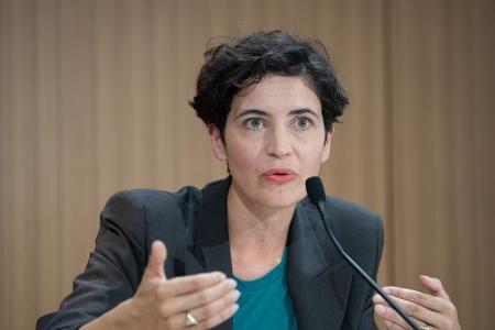 Die Geschäftsführerin von HateAid, einer Hilfsorganisation gegen Hass im Internet, Anna-Lena von Hodenberg, und ihre Kollegin Josephine Ballon sind von der US-Regierung wegen Zensur-Vorwürfen mit Einreiseverboten belegt worden.