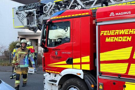 Der Kachelofen wurde ausgeräumt, die Reste wurden draussen abgelöscht