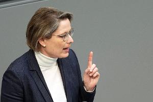 Bundesjustizministerin Stefanie Hubig ist gegen eine Klarnamenpflicht. (Archivbild)