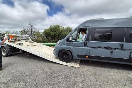 Ducato Campingbus rollt auf Pritsche