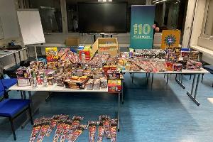 Polizei, Ordnungsämter und Stadtpolizeien kontrollieren Kioske/Feuerwerk, Raketen und kiloweise Tabak beschlagnahmt. Foto: Polizei Südhessen