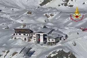 Die betroffene Seilbahn stammt ursprünglich aus dem Jahr 1962, war jedoch Anfang 2023 umfassend modernisiert worden.