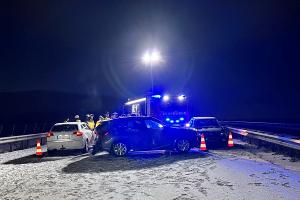 Verkehrsunfälle bei Schnee- und Eisglätte auf der A6