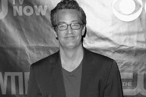 Grab von Matthew Perry hat endlich eine Plakette - mit "Friends"-Bezug