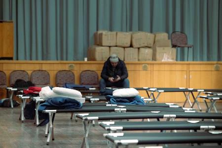 Einige wollen die Nacht trotz Kälte in der eigenen Wohnung verbringen.