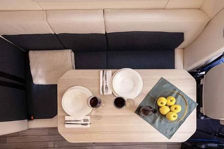 Atlantis Compact 595, drehbarer Tisch, Sitzgruppe