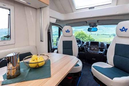 Atlantis Compact 595, Pilotensitze, Sitzgruppe